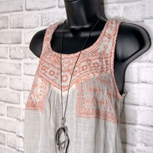 Sweet Wanderer Cream and Pink Embroidered Tank Top - Picture 3 of 6
